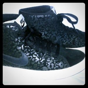 Nike Skateboard Black Animal Print Shoes